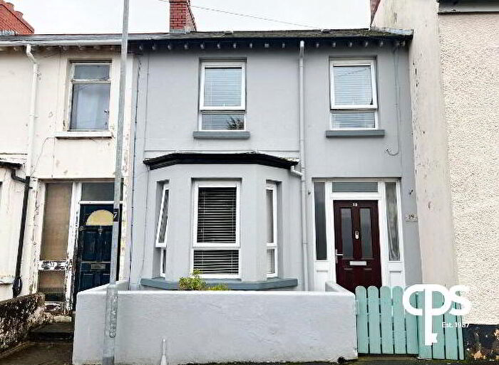 3 Bedroom Mid Terraced House For Sale In Mountain View, Derry, BT47