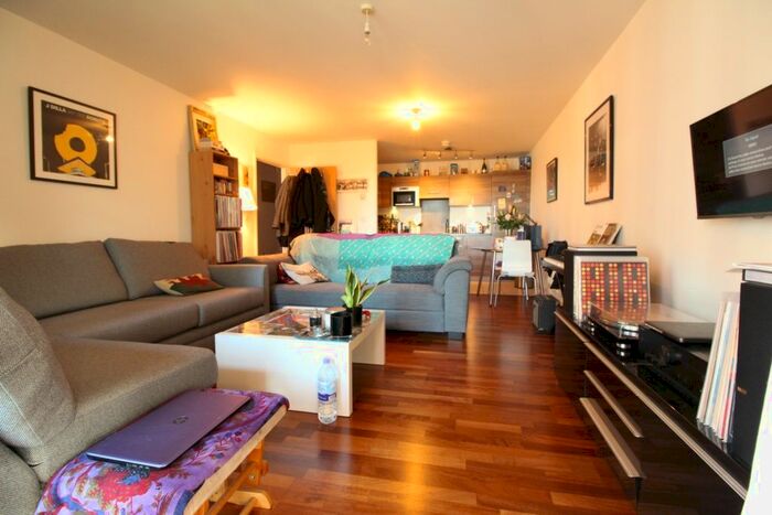 1 Bedroom Flat To Rent In Raddon Tower, Dalston, E8