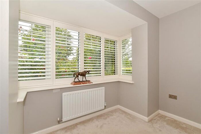 5 Bedroom Detached House For Sale In Rainbow Field, Faygate, Horsham, West Sussex, RH12