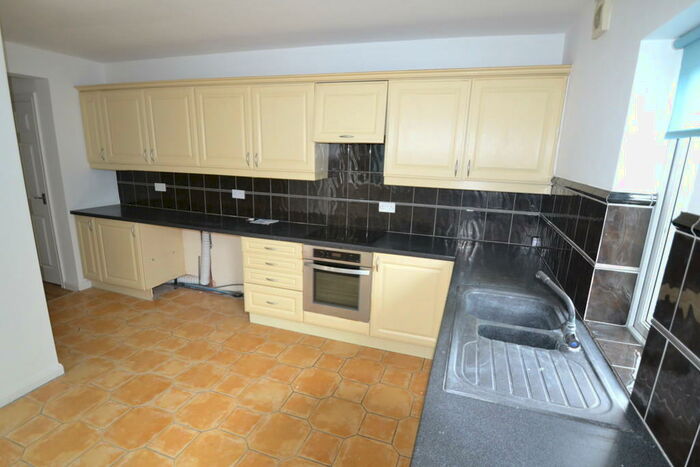 2 Bedroom Flat To Rent In Thorne Road, Town Centre, Doncaster, DN1