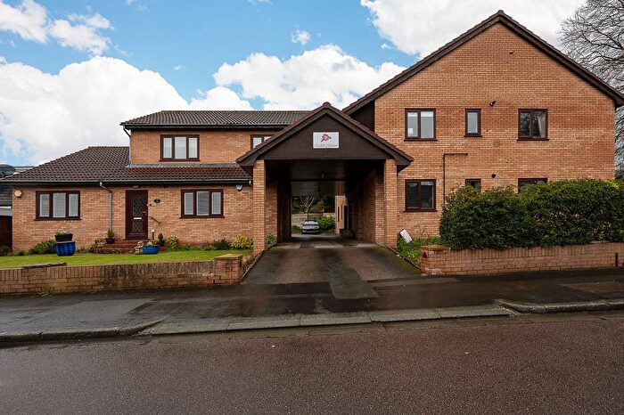 2 Bedroom Flat For Sale In Rosehill Drive, Aughton, L39
