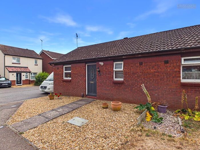 1 Bedroom Semi-Detached Bungalow For Sale In Long Pasture, Peterborough, PE4