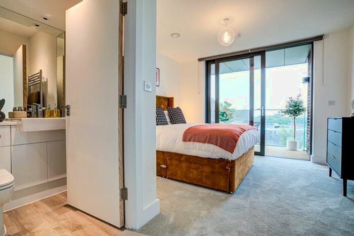 2 Bedroom Flat To Rent In Windsor House, Fairfield Avenue, TW18