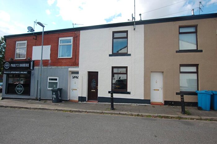 2 Bedroom Terraced House For Sale In Whetstone Hill Lane, Oldham, Greater Manchester, OL1