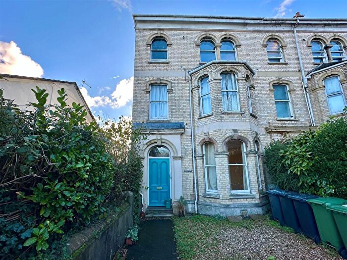 2 Bedroom Apartment For Sale In Victoria Road, Barnstaple, EX32