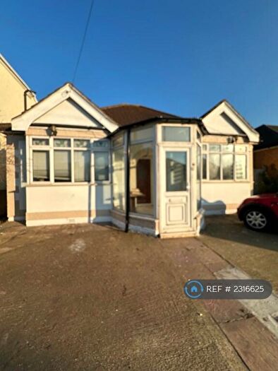 2 Bedroom Bungalow To Rent In Lowermardyke Avenue, Rainham, Essex, RM13