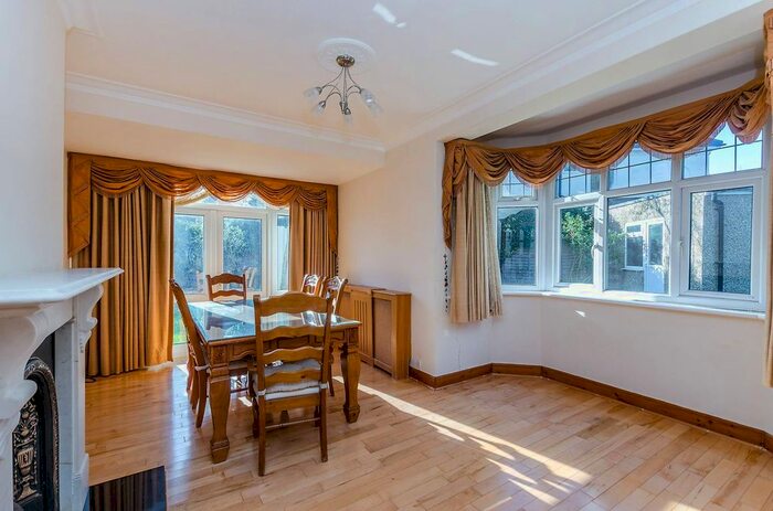 3 Bedroom Semi-Detached House To Rent In Manor Park Drive, Headstone, Harrow, HA2