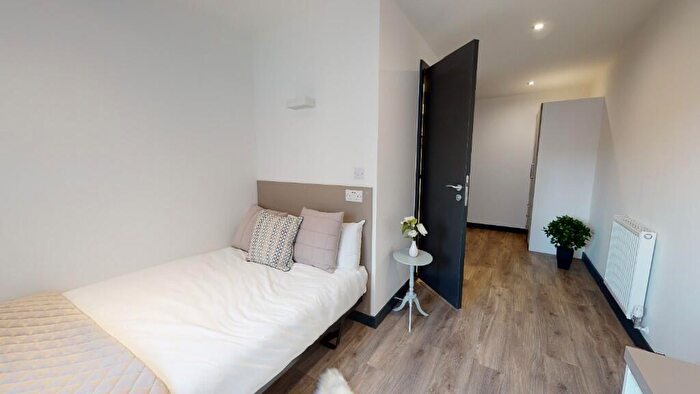 1 Bedroom Flat To Rent In Dumfries Street, Luton, Bedfordshire, LU1