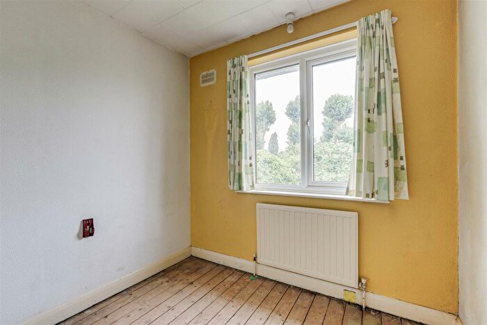 3 Bedroom Detached House For Sale In Newlyn Drive, Aspley, Nottinghamshire, NG8