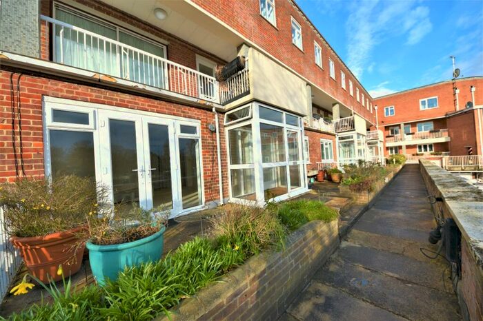 3 Bedroom Apartment To Rent In Burkes Road, Beaconsfield, HP9