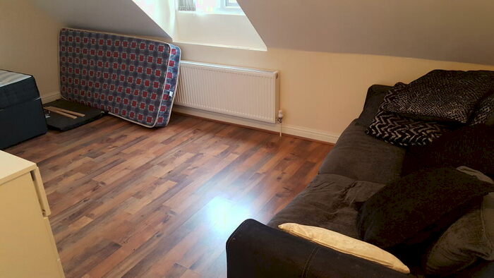 1 Bedroom Flat To Rent In Stratford Road, Sparkhill, B11