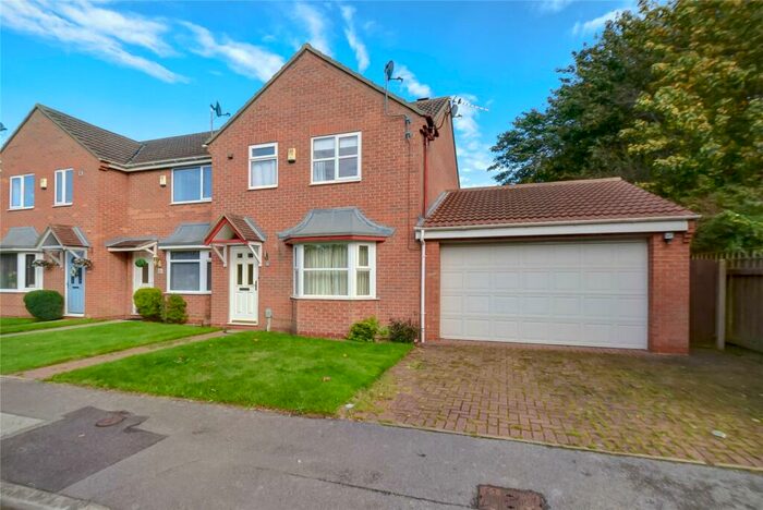 3 Bedroom Semi-Detached House To Rent In Springhead Lane, Hull, East Yorkshire, HU5