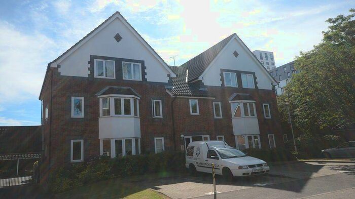 2 Bedroom Apartment To Rent In Stratheden Place, RG1