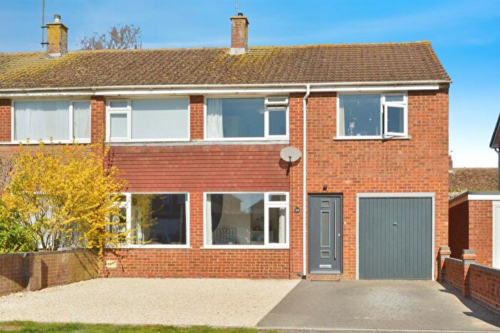4 Bedroom Semi-Detached House For Sale In Malborough Way, Yardley Gobion, Towcester, NN12