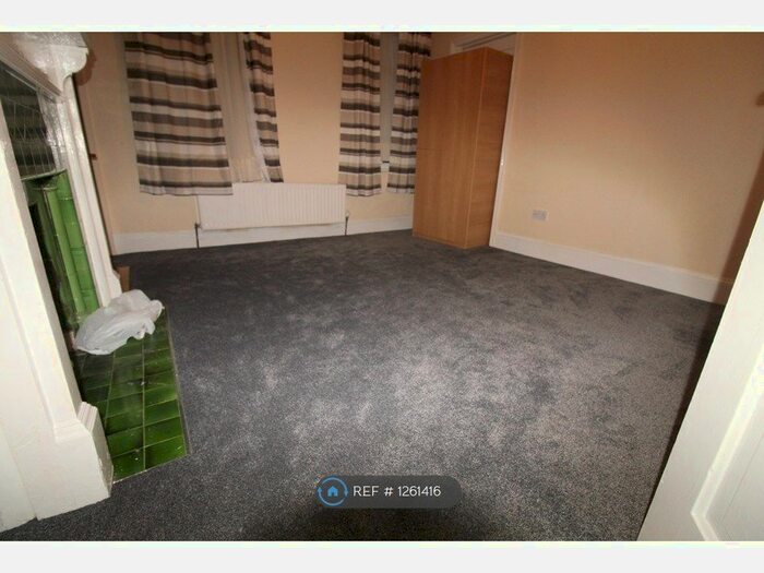 2 Bedroom Flat To Rent In Feltham Road, Ashford TW15