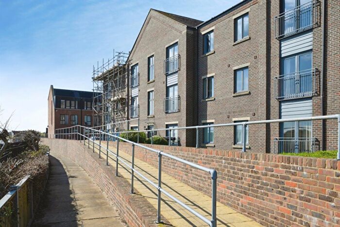 2 Bedroom Apartment For Sale In Searle Drive, Gosport, PO12