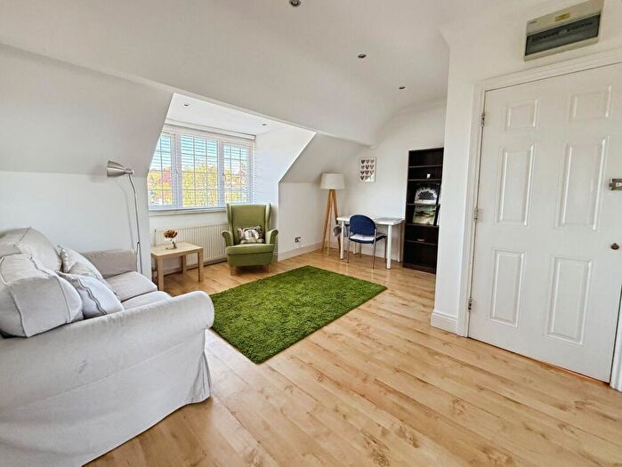 2 Bedroom Flat For Sale In Purley Road, Purley, CR8