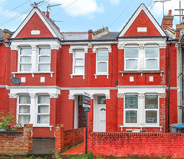 4 Bedroom Terraced House For Sale In Pine Road, London, NW2