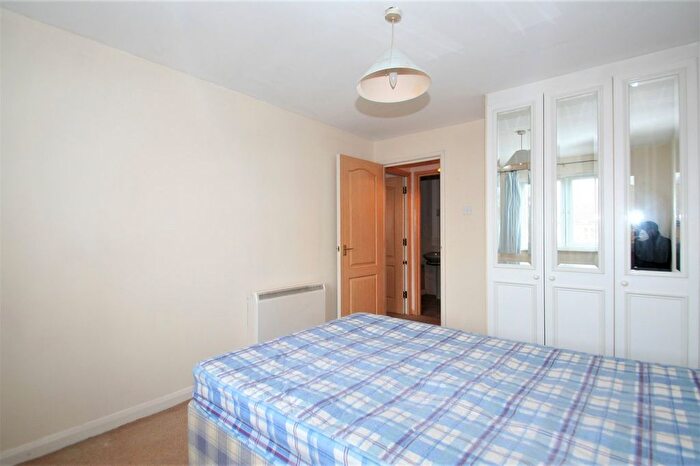 1 Bedroom Flat To Rent In Swynford Gardens, London, NW4