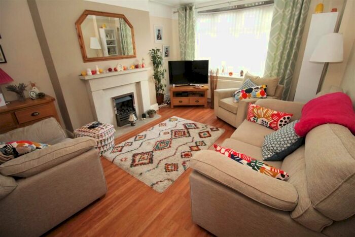 3 Bedroom Semi-Detached House To Rent In Westleigh Avenue, Chipstead, Coulsdon CR5