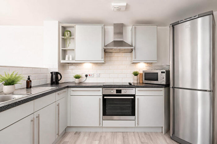 2 Bedroom Flat To Rent In Squires Court, Bedminster, BS3