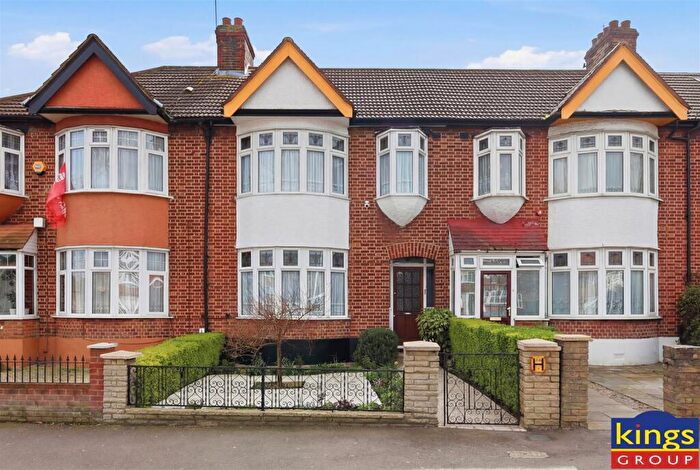 4 Bedroom House For Sale In Lea Bridge Road, London, E17