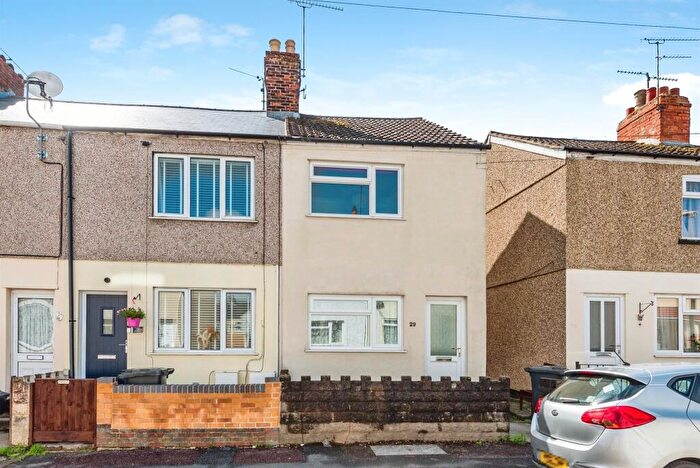 2 Bedroom End Of Terrace House For Sale In Hawkins Street, Swindon, SN2
