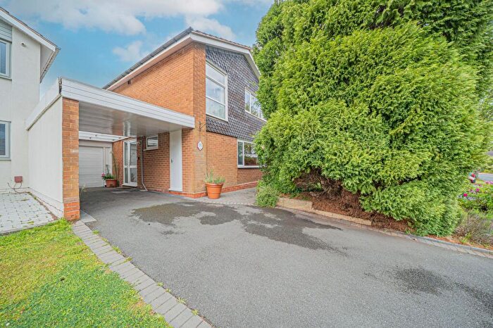 4 Bedroom Link Detached House For Sale In Weston Close, Dorridge, B93
