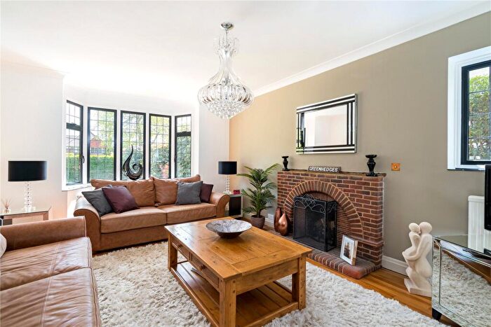 4 Bedroom Detached House For Sale In Burnham Avenue, Beaconsfield, HP9