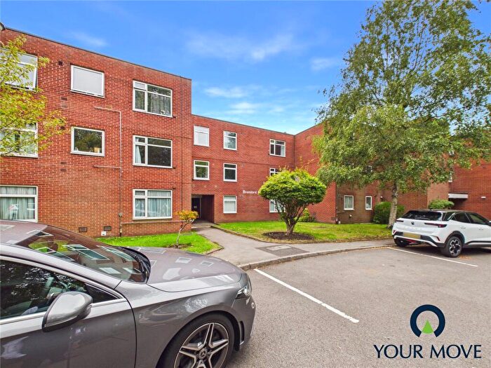 2 Bedroom Flat For Sale In Warwick Road, Solihull, West Midlands, B92