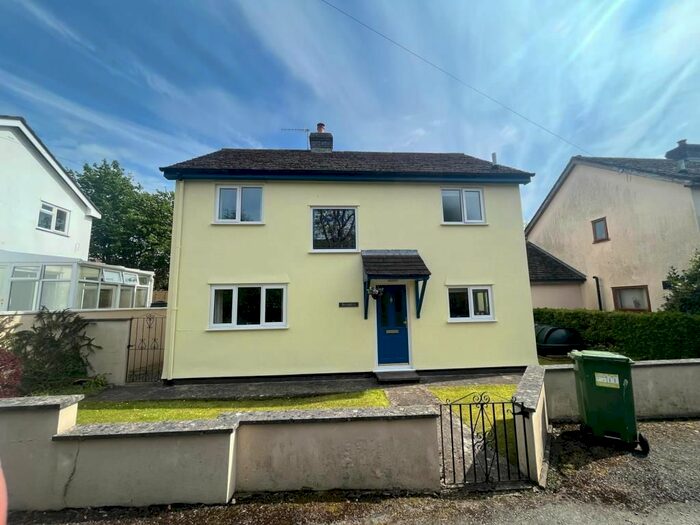 3 Bedroom Detached House For Sale In New Radnor, Powys, LD8