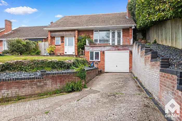 2 Bedroom Detached House For Sale In Copt Elm Close, Charlton Kings, Cheltenham, GL53