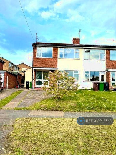 3 Bedroom Semi-Detached House To Rent In Tiverton Road, Loughborough, LE11