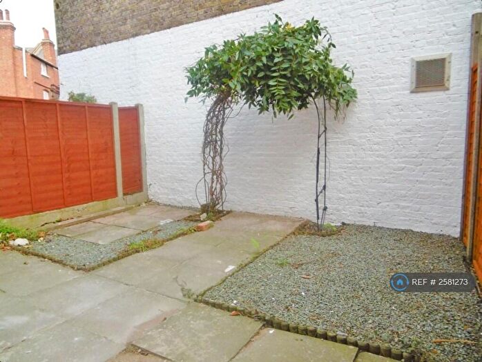 1 Bedroom Flat To Rent In Fleet Road, London, NW3