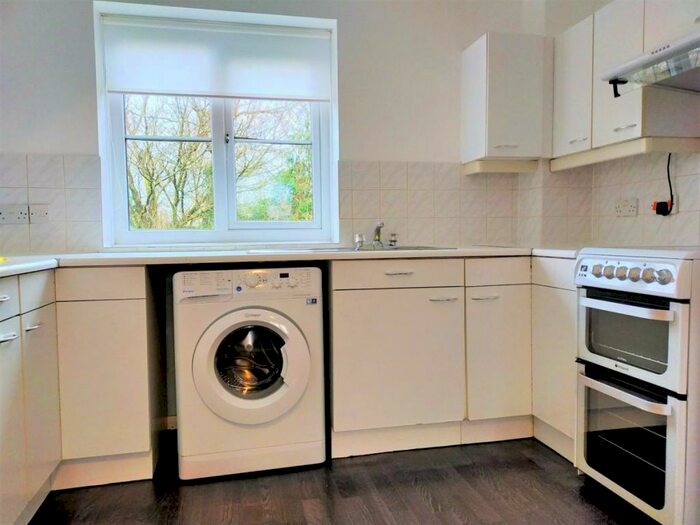 1 Bedroom Apartment To Rent In Wordsworth Mead, Redhill, RH1