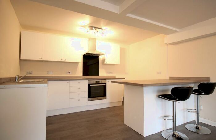 2 Bedroom Ground Flat To Rent In Meeching Road, Newhaven, BN9