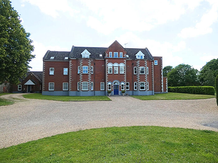 2 Bedroom Flat For Sale In Guisnes Court, CM9