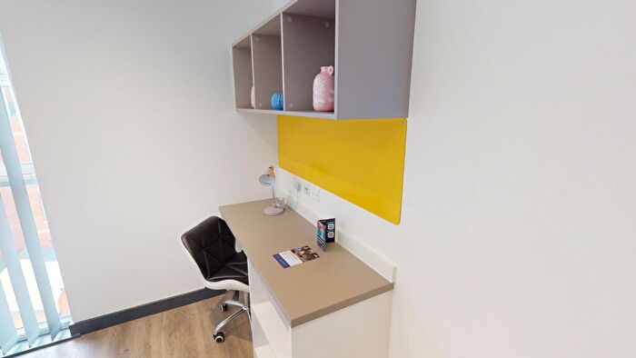 1 Bedroom Flat To Rent In Standard En-suite, Opto Village, Luton, LU1