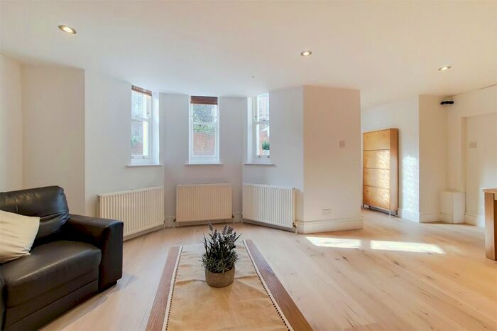 2 Bedroom Flat To Rent In Essendine Road, Maida Vale, London, W9