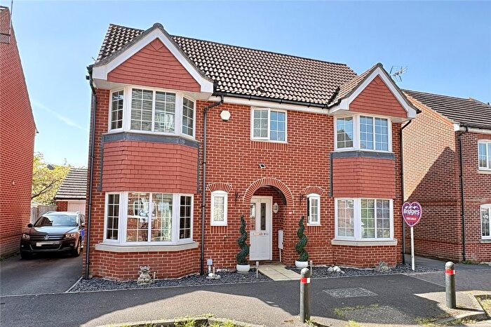 4 Bedroom Detached House For Sale In Woodland Walk, Aldershot, Hampshire, GU12