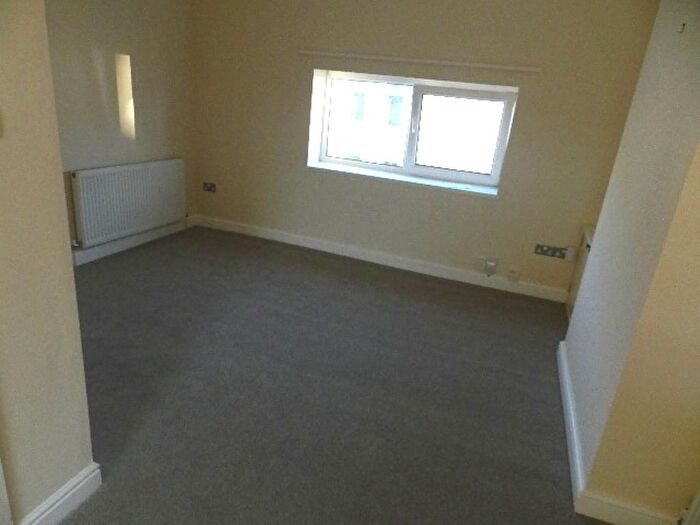2 Bedroom Flat To Rent In Lily Street, Roath, Cardiff, CF24