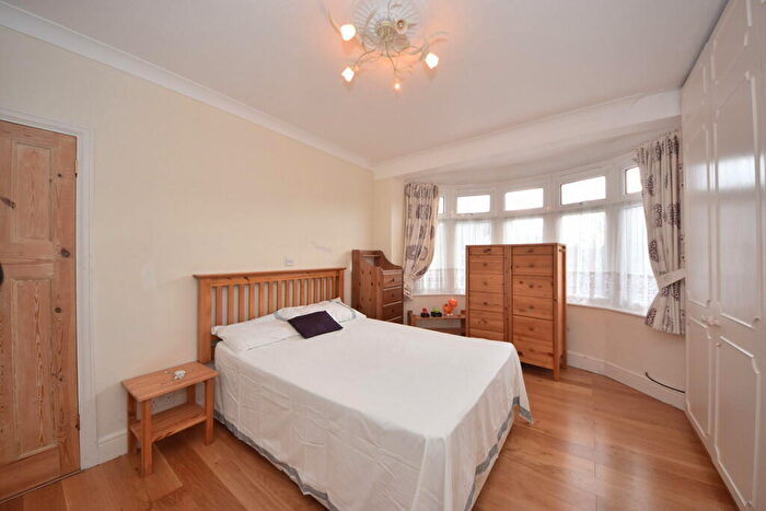 3 Bedroom Terraced House To Rent In Seven Kings, Ilford, IG2
