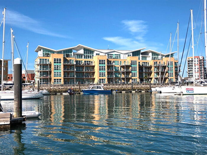 2 Bedroom Flat For Sale In Mumby Road, Gosport, PO12