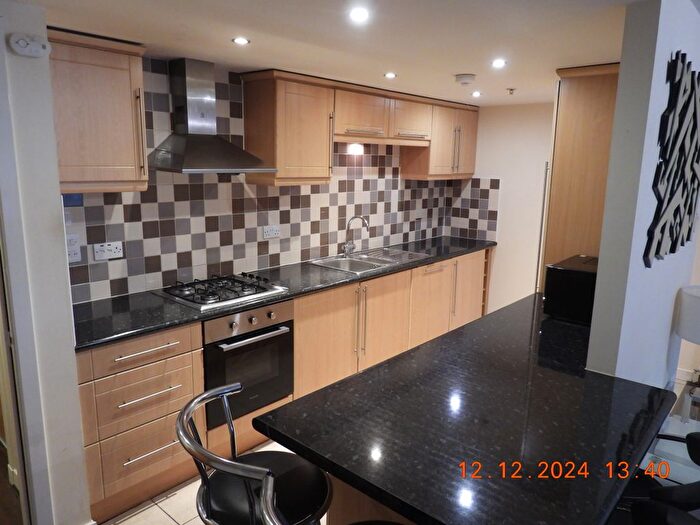1 Bedroom Flat To Rent In Kent Road, Glasgow, G3