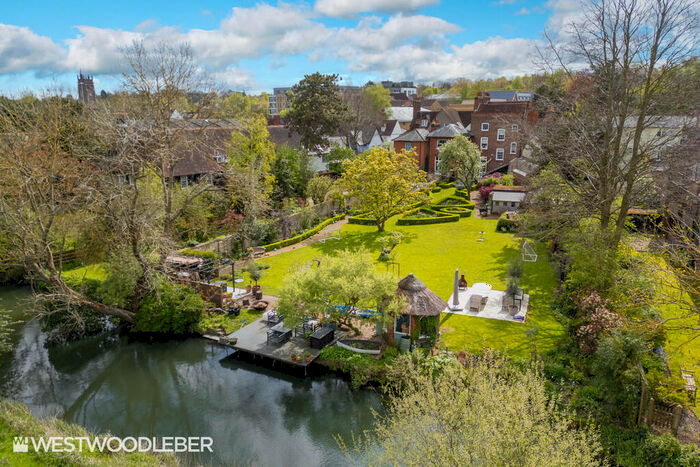 6 Bedroom Town House To Rent In West Street, Hertford, SG13