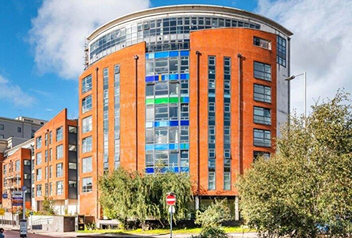 2 Bedroom Apartment To Rent In Kennet Street, Reading, RG1