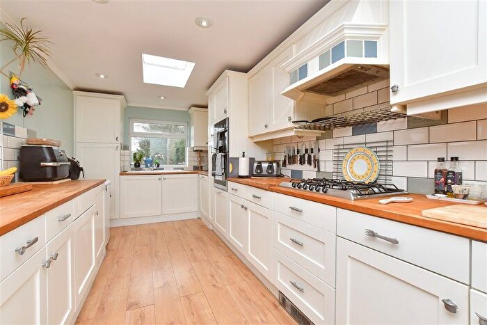 4 Bedroom Semi-detached House For Sale In Cobham Road, Leatherhead, Surrey, KT22