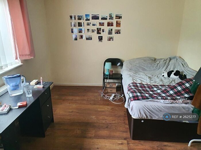 2 Bedroom Flat To Rent In Orlescote Road, Coventry, CV4