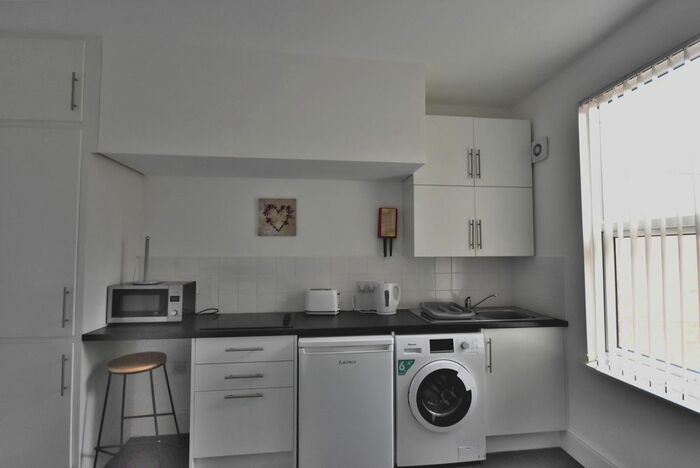 Studio To Rent In Coundon Road, Coventry, CV1