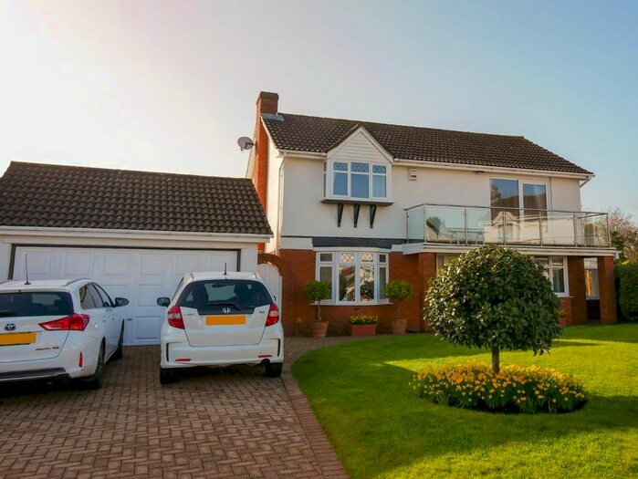 4 Bedroom Detached House For Sale In Whitcliffe Drive, Penarth, CF64